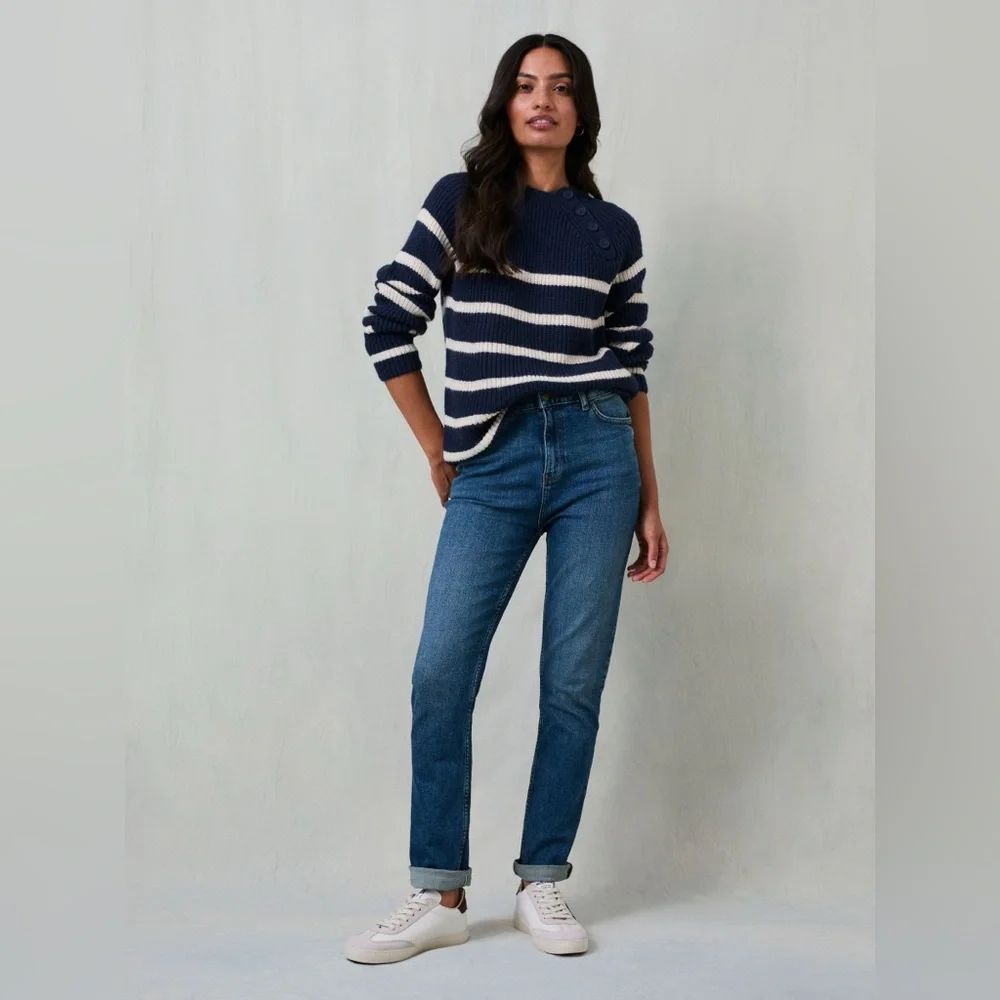 NEW Fat Face Chesham Girlfriend Jeans Denim High Rise Size 2 - Picture 3 of 16